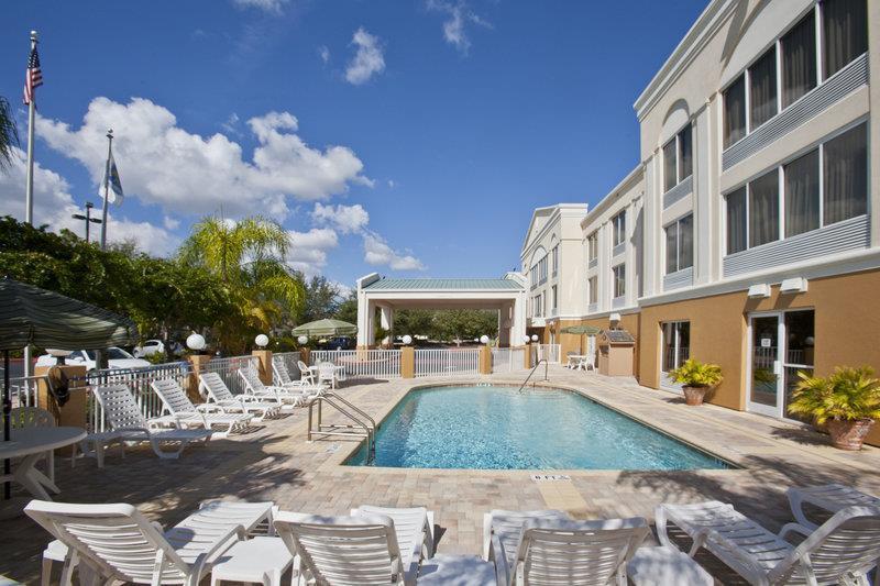 Best Western Plus Ambassador Suites Venice Gardens Udogodnienia zdjęcie