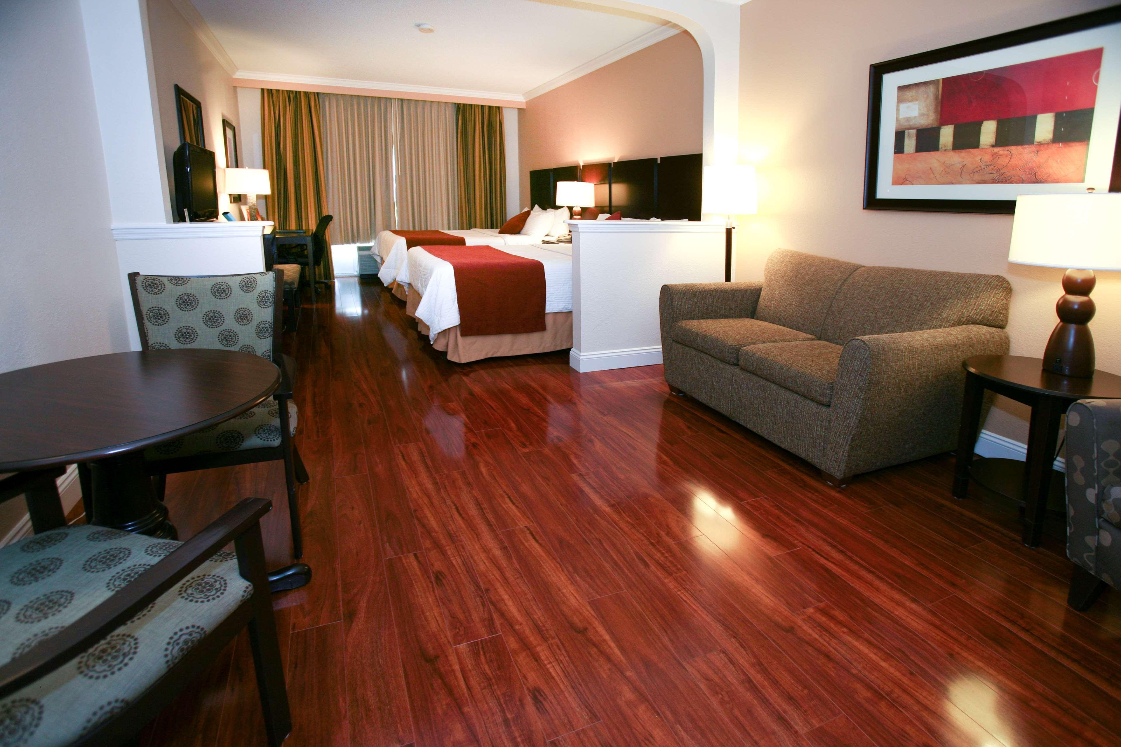 Best Western Plus Ambassador Suites Venice Gardens Zewnętrze zdjęcie