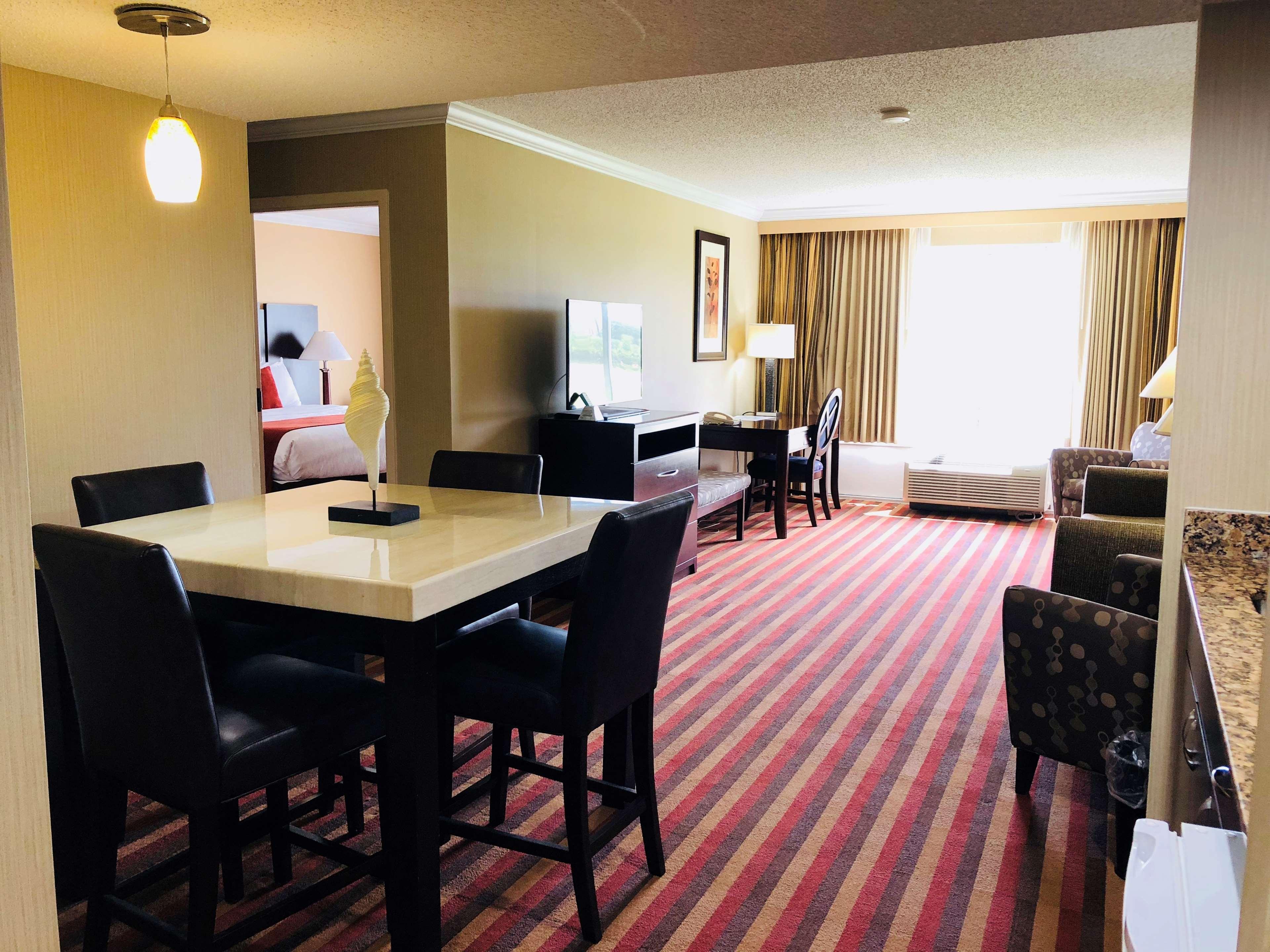 Best Western Plus Ambassador Suites Venice Gardens Zewnętrze zdjęcie