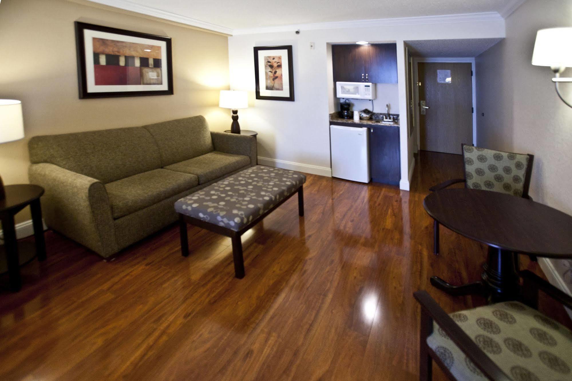 Best Western Plus Ambassador Suites Venice Gardens Zewnętrze zdjęcie